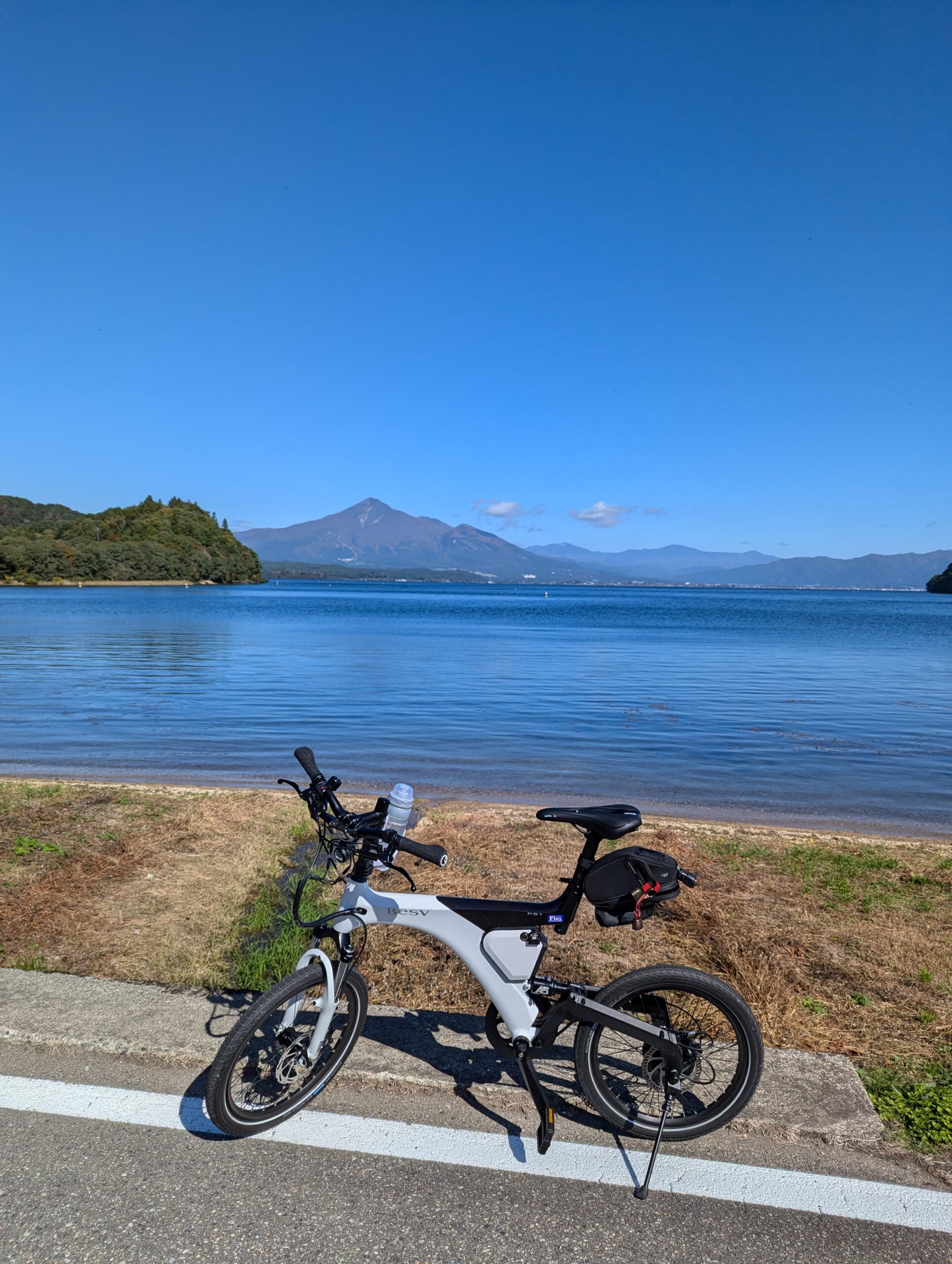 猪苗代湖から磐梯山
